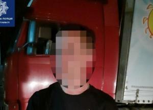 Почти смертельная доза алкоголя: на Киевщине задержали пьяного дальнобойщика-иностранца 