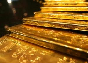 Россиянка пыталась провезти в Китай 2 кг золота в своих кроссовках