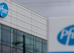 Украина заключила контракт на вакцины с Pfizer