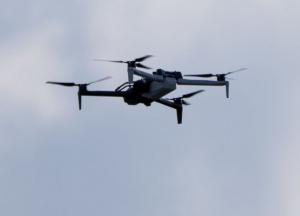 Дрони прямо зараз масштабно атакують Росію, зокрема аеродром у Липецьку і летять на Крим: відео з областей