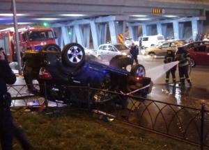 Автомобиль слетел с моста, упав с высоты: в Киеве произошло жуткое ДТП с пострадавшими