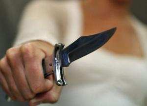 Во Львове во время судебного заседания женщина порезала себя ножом и пыталась выброситься из окна