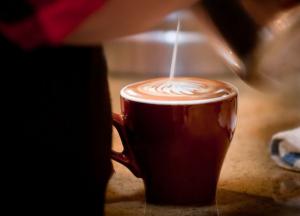 Ученые назвали напиток, который может снизить риск тяжелого COVID-19