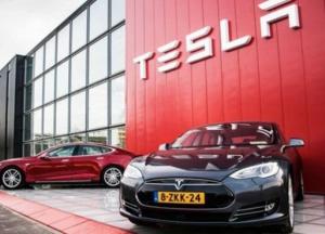 Tesla готовит производство грузовиков и спорткаров