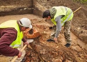 На месте «Большой стройки» на Львовщине нашли тысячелетний артефакт (фото)