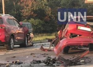 На въезде в Киев произошло тройное ДТП