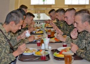 Військовий анонімно розповів, чим годують армійців: такого не продають на найдешевших ринках, а третину – не довозять взагалі