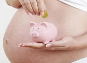На сколько в Украине выросли выплаты по беременности и родам