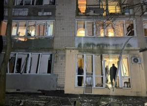 У Південному поранено багато людей: пошкоджено 9-поверхівку, ліцей та приватні будинки (фото)