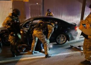 Много наркотиков, оружие и боеприпасы: в Киеве копы задержали опасную банду