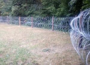 Украина передаст Литве гумпомощь в виде колючей проволоки