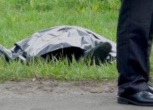 В Киеве дети нашли труп мужчины в лесу (фото)