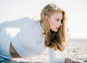 Тина Кароль в коротких шортиках взбудоражила поклонников (фото)