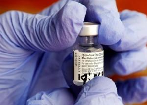 Японские ученые рассчитали эффективность COVID-вакцины Pfizer