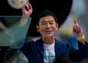 ​Японский миллиардер ищет красивую девушку для полета к Луне