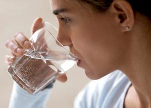 Специалитсты рассказали, почему необходимо пить воду до еды