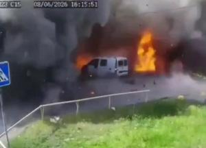 У Запоріжжі шахед влучив у зупинку: вже 32 постраждалих, серед них 5 дітей, є загиблі (фото)