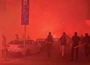 Бійки на вулицях, постраждалі і хаос: у Сербії спалахнули масові протести проти проросійського уряду (відео)