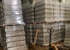 В Киеве правоохранители изъяли 100 тысяч бутылок поддельного алкоголя