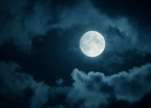 Полнолуние 12 ноября: что нельзя делать 