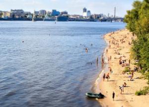 Киевлянам из-за жары запретили купаться на большинстве пляжей