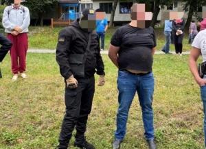 В Тернополе два чиновника Фискальной службы "погорели" на взятке (фото)