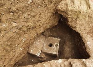 Археологи нашли в Иерусалиме "элитный" туалет, которому 2700 лет (фото)