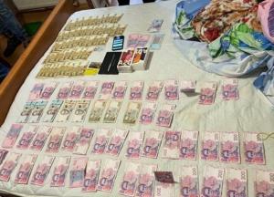 Мошенники сняли с банковских карт украинцев более миллиона гривен (фото)