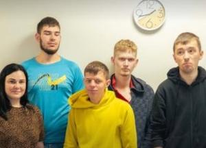 Як оселитися вдома: Швейцарія допомагає людям з інвалідністю в Україні здобути самостійність