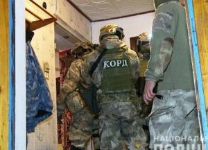 В Винницкой области КОРД штурмовал дом, есть раненые (фото)