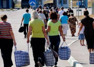 Пятая часть трудоспособных украинцев уехали работать за границу, - Минфин