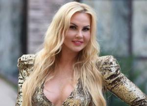 Камалия разбила бутылкой голову поклонника (видео)