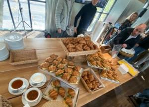 Названа цена фуршета во время пресс-марафона Зеленского