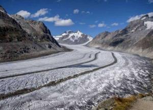 Археологи обнаружили в оттаявших ледниках Альпийских гор древние артефакты 