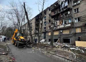 Наслідки масових прильотів у будинки в Запоріжжі: вже 152 людини звернулися по допомогу (відео)
