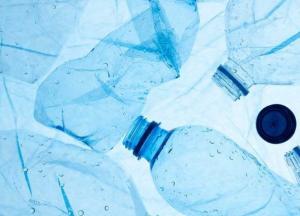 Ученые из обычного сахара создали экологичный пластик