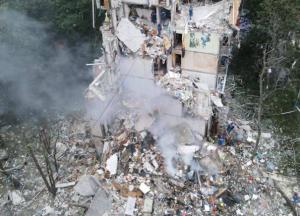 У Києві одразу 3 медичні заклади постраждали через нічну атаку, вже 135 постраждалих, 8 загиблих (відео)