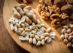 Ученые установили, какие орехи помогают снизить вес