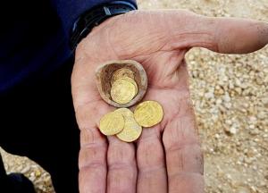 В Израиле нашли уникальные монеты IX века