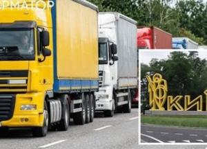 Київ обмежує рух вантажівок через спеку: як це вплине на перевезення