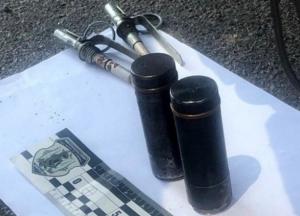 В Киеве задержали иностранца с оружием, боеприпасами и взрывчаткой в носках (фото)