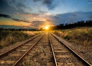 В Мариуполе захватчики восстанавливают железную дорогу, чтобы вывозить краденое и поставлять оружие