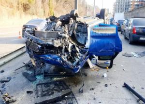 В центре Киева Porshe разбился всмятку (фото) 