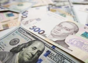 Средняя зарплата украинцев впервые в истории превысила 500 долларов