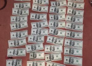 Полицейский вымогал $5,5 тысяч за закрытие уголовного дела