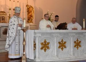 Молитва за Україну пролунала в центрі Вашингтона, тоді як РПЦ у Білому домі пропагує "скрєпи" (фото)