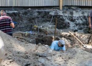 В украинском монастыре нашли клад (фото)