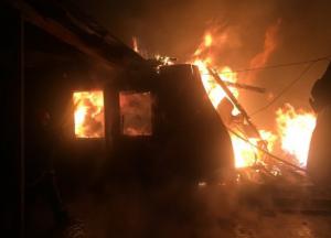 На Львовщине во время пожара сгорели 25 гробов (фото)