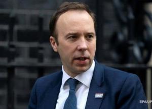 Вслед за Джонсоном коронавирусом заразился глава Минздрава Британии