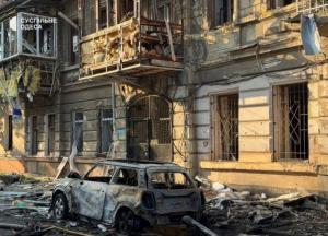 Атака по Одесі: нові фото з пологового будинку, станції переливання крові та зоопарку